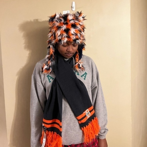 Detroit Tigers Tiger Faux Fur Hat w/ ear sequins details main image 12